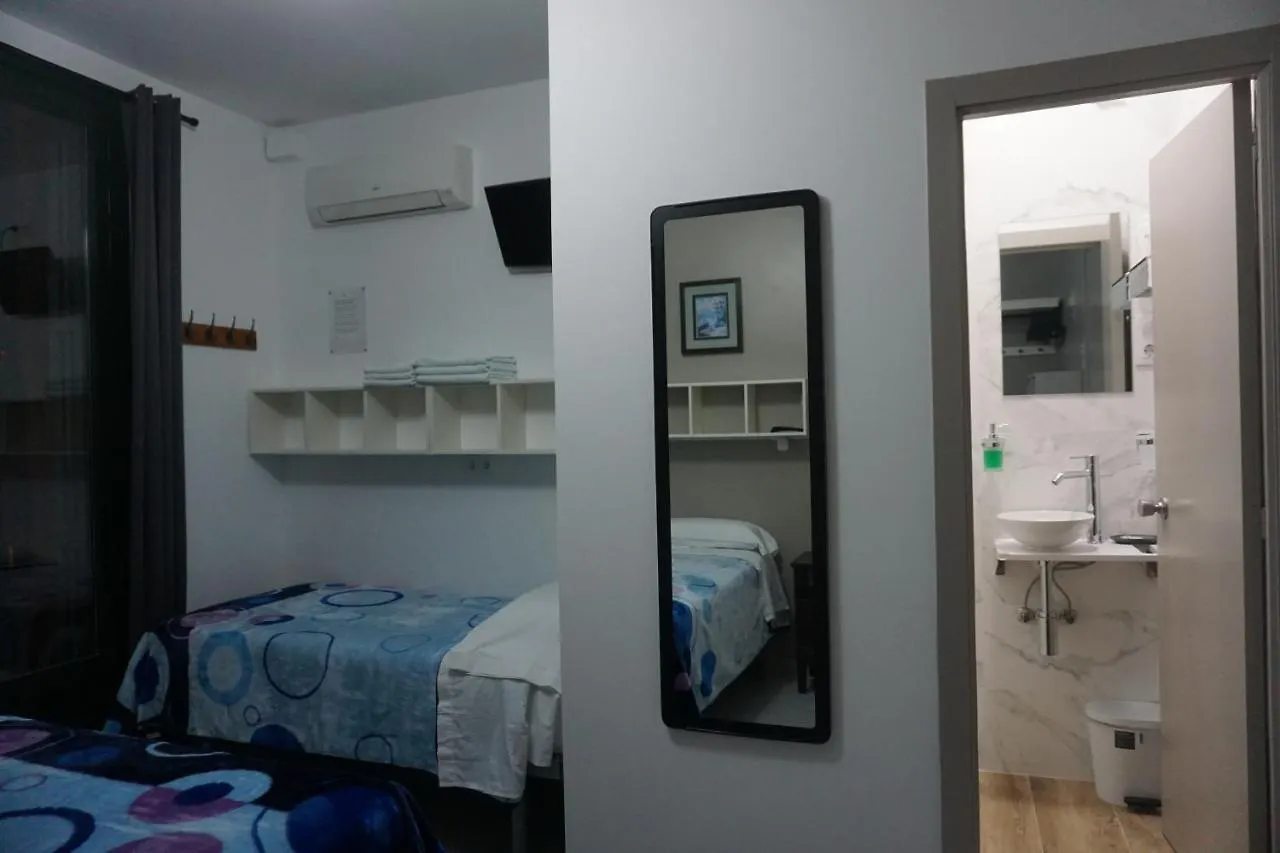 Pension Casa Blanca Барселона Гостевой дом